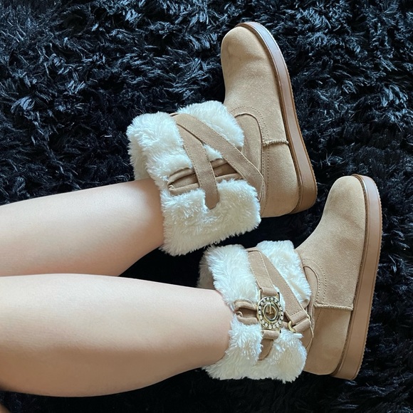 GUESS Faux-Fur Winter Boots - Picture 2 of 5